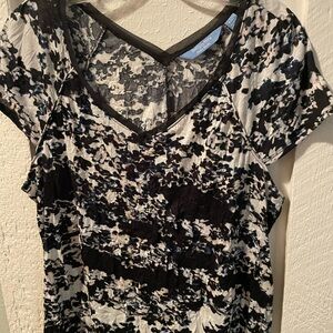 Simply Vera Vera Wang Black and White Floral Blouse
